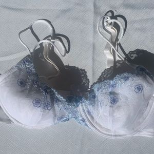 Gillian and O'Malley Bra 36C